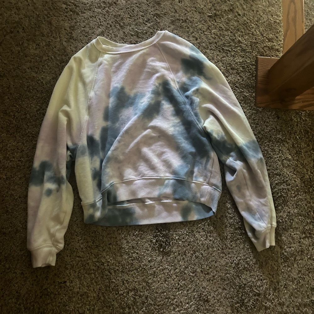 american eagle tie dye 2 piece (only 1 flaw on the sweatpants from blush tint)